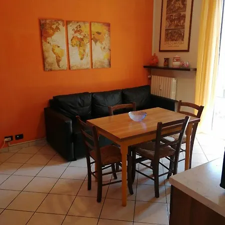 Centro, Manuela Asti